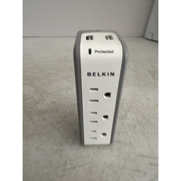 Belkin BZ103050-TVL Mini Surge Protector with USB Charger, used - Picture 4 of 10